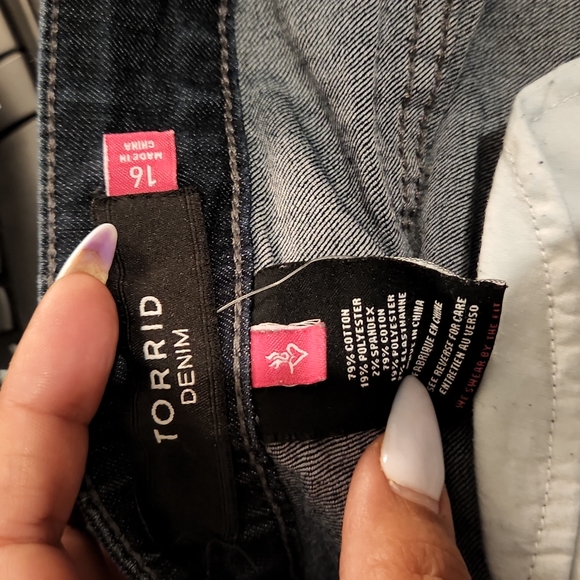 Torrid Skinny Skull Jean - Picture 6 of 6